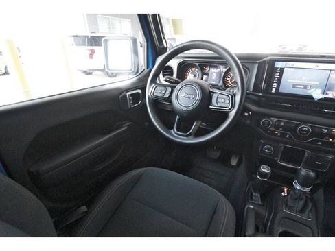 Used 2024 Jeep Wrangler Sport AWD/4WD image 7