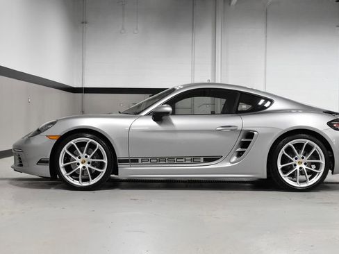 Used 2025 Porsche 718 Cayman RWD image 2