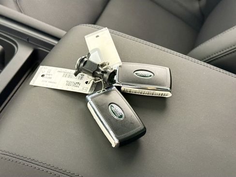 Used 2024 Land Rover Defender 110 SE AWD/4WD image 17