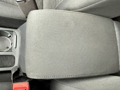 Used 2017 Volkswagen Tiguan Limited w/ Premium Package FWD image 32