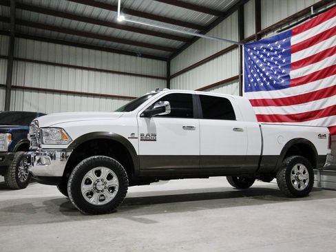 Used 2018 RAM 2500 Laramie w/ Convenience Group image 4