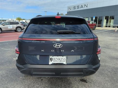 Used 2024 Hyundai Kona SEL image 5