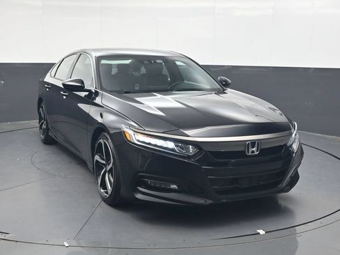 Used 2019 Honda Accord Sport image 2