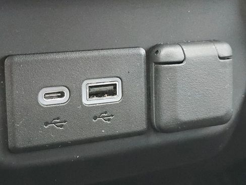 Used 2023 Chevrolet Silverado 1500 Custom Trail Boss w/ LPO, Dark Essentials Package image 8