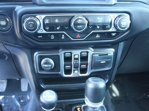Used 2023 Jeep Gladiator Sport AWD/4WD image 21