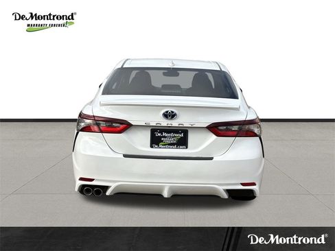 Used 2022 Toyota Camry SE image 6