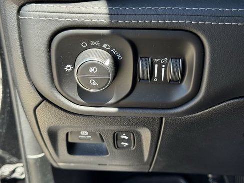 Used 2021 RAM 1500 Limited AWD/4WD image 24