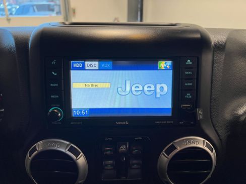 Used 2014 Jeep Wrangler Unlimited Rubicon w/ Dual Top Group AWD/4WD image 16