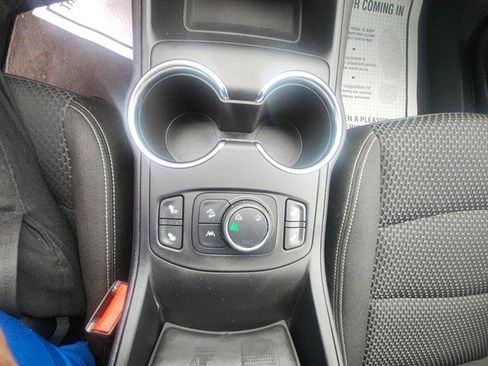 Used 2024 GMC Terrain SLE w/ Driver Convenience Package AWD/4WD image 25