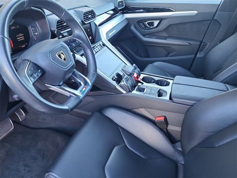 Used 2019 Lamborghini Urus image 13