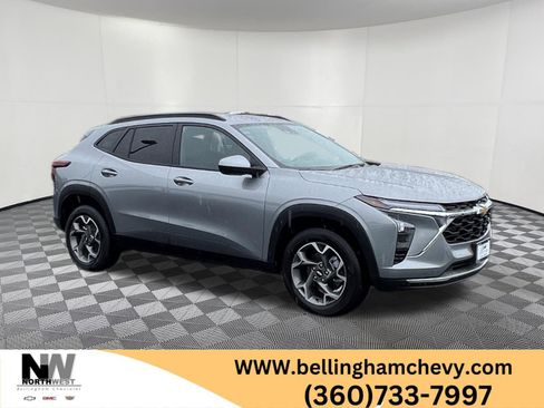 Used 2026 Chevrolet Trax LT w/ Driver Confidence Package FWD image 1