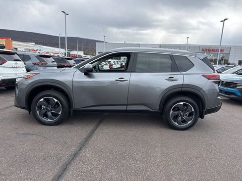 Certified 2024 Nissan Rogue SV w/ SV Premium Package AWD/4WD image 8