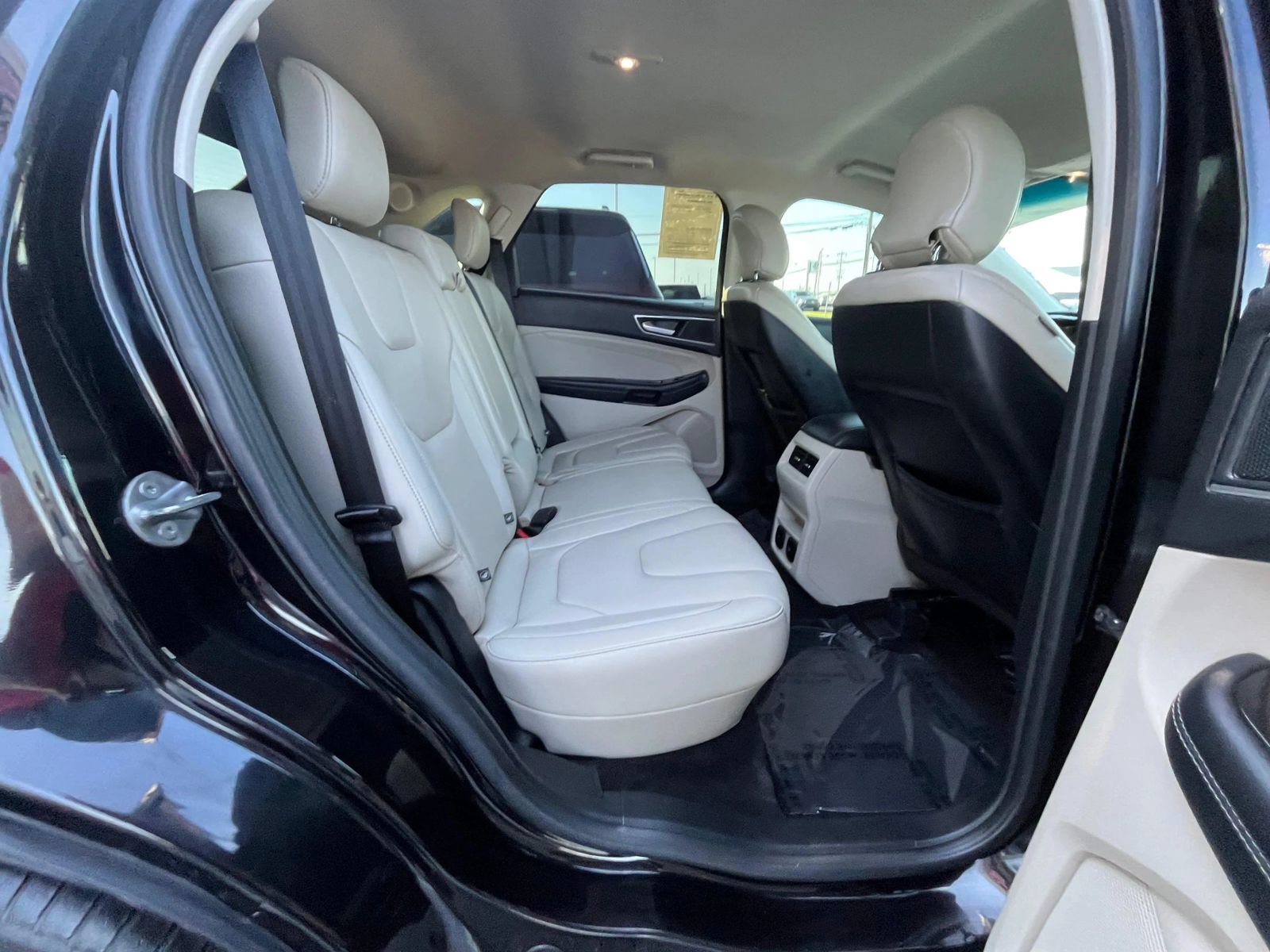 Used 2018 Ford Edge Titanium w/ Technology Package AWD/4WD image 35