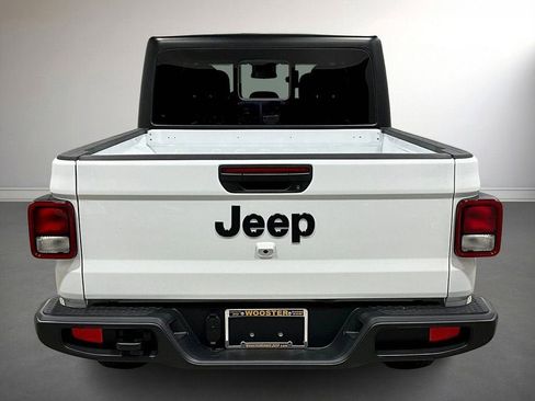 New 2025 Jeep Gladiator Sport image 4
