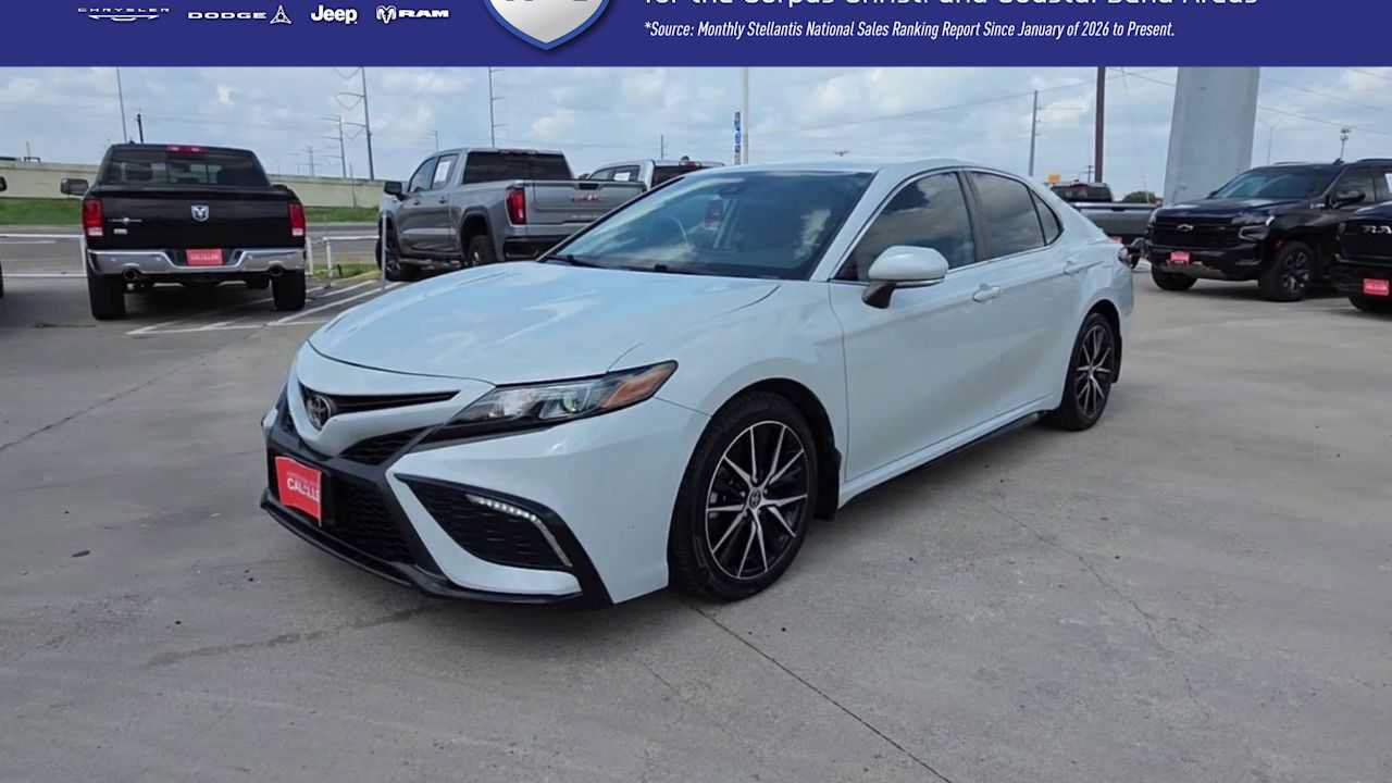 Used 2023 Toyota Camry SE w/ Convenience Package FWD image 4