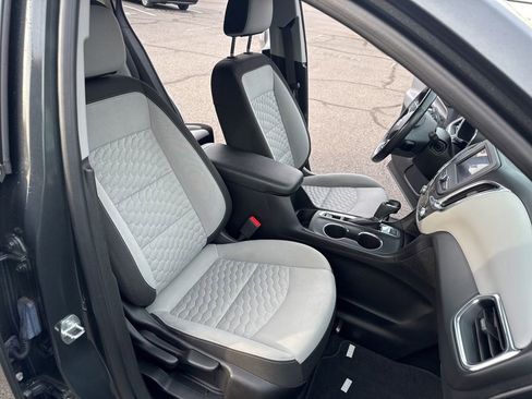 Used 2020 Chevrolet Equinox LT w/ Driver Convenience Package image 14