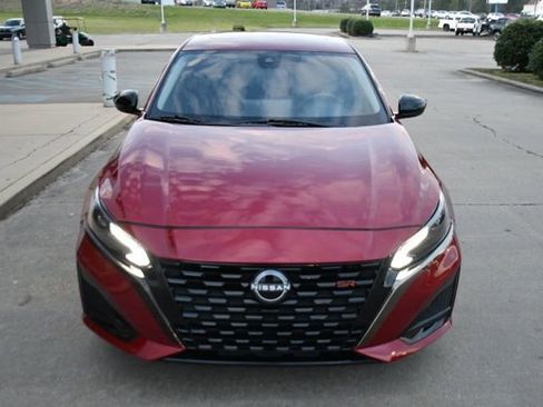 Used 2025 Nissan Altima 2.5 SV image 8