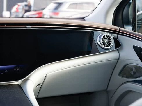 Certified 2023 Mercedes-Benz EQS 580 4MATIC SUV image 37