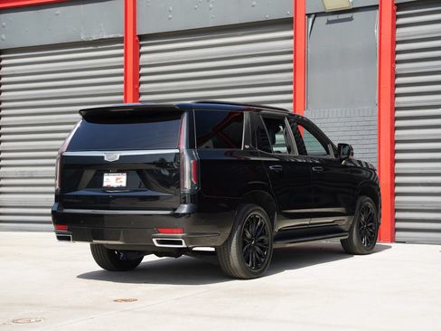 Used 2023 Cadillac Escalade Premium Luxury RWD image 10