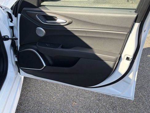 Used 2023 Alfa Romeo Giulia Ti image 35