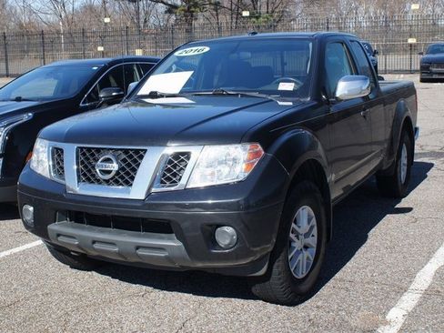 Used 2016 Nissan Frontier SV image 1