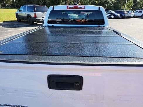 Used 2022 Chevrolet Colorado LT w/ Safety Package image 12