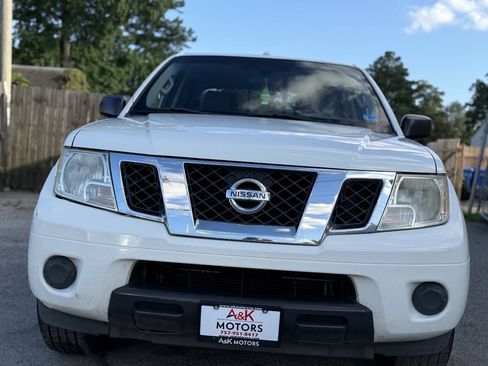 Used 2014 Nissan Frontier SV RWD image 3