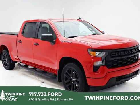 Used 2023 Chevrolet Silverado 1500 Custom image 1