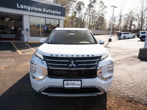 New 2026 Mitsubishi Outlander SEL image 3