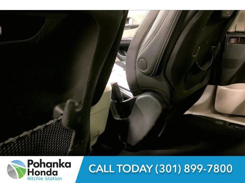 Used 2022 Chrysler Pacifica Touring-L image 34