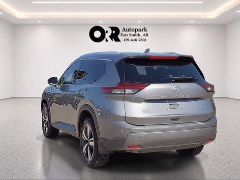 Used 2024 Nissan Rogue SL w/ SL Premium Package FWD image 4