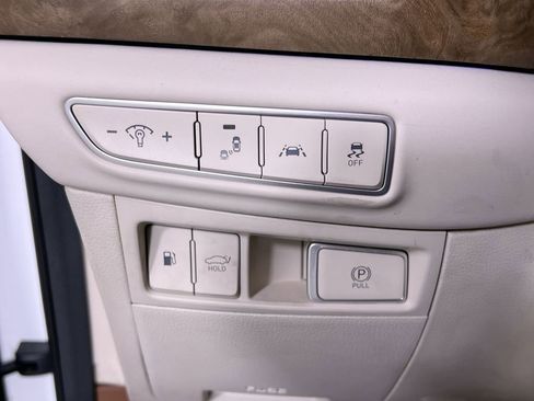 Used 2020 Genesis G90 3.3T Premium image 31