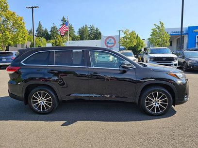 Used 2018 Toyota Highlander SE
