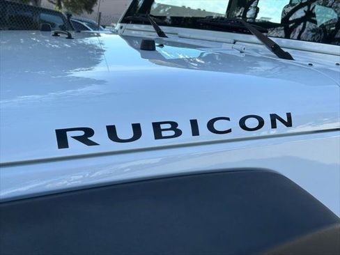 Certified 2017 Jeep Wrangler Unlimited Rubicon w/ Connectivity Group AWD/4WD image 23