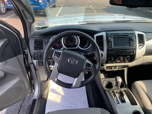 Used 2013 Toyota Tacoma 4x4 Access Cab V6 w/ SR5 Pkg image 17