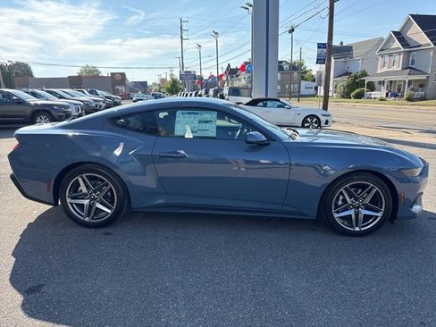 New 2025 Ford Mustang Coupe image 5