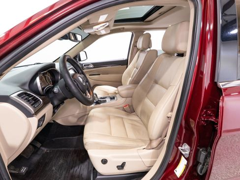 Used 2018 Jeep Grand Cherokee Limited AWD/4WD image 16