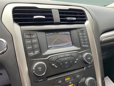 Used 2018 Ford Fusion S image 21