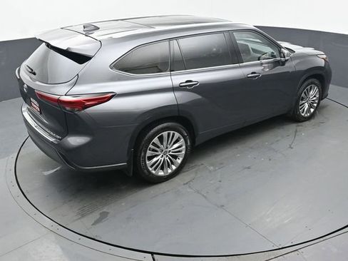 Used 2023 Toyota Highlander Platinum image 50