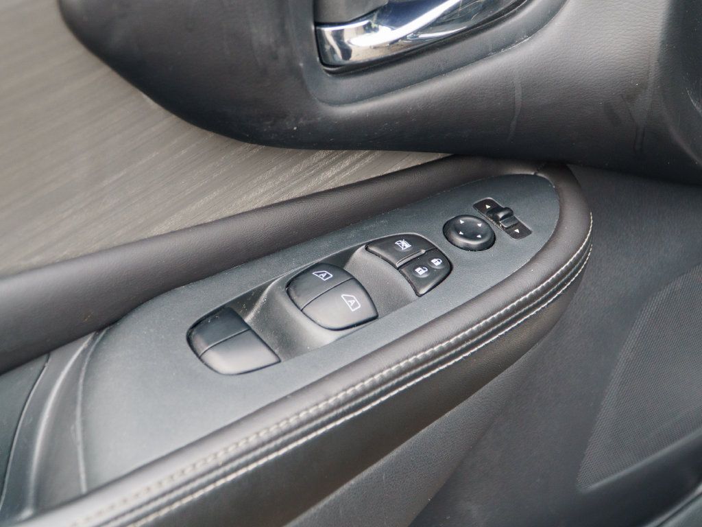 Used 2018 Nissan Murano S FWD image 16