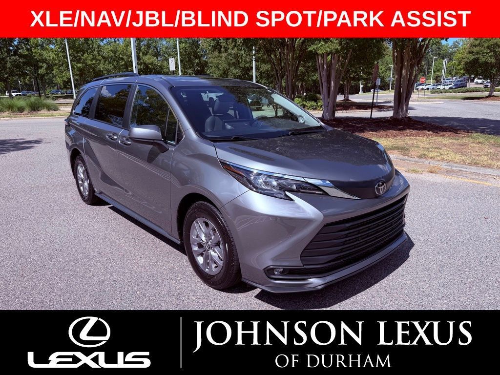 Used 2026 Toyota Sienna XLE FWD image 1