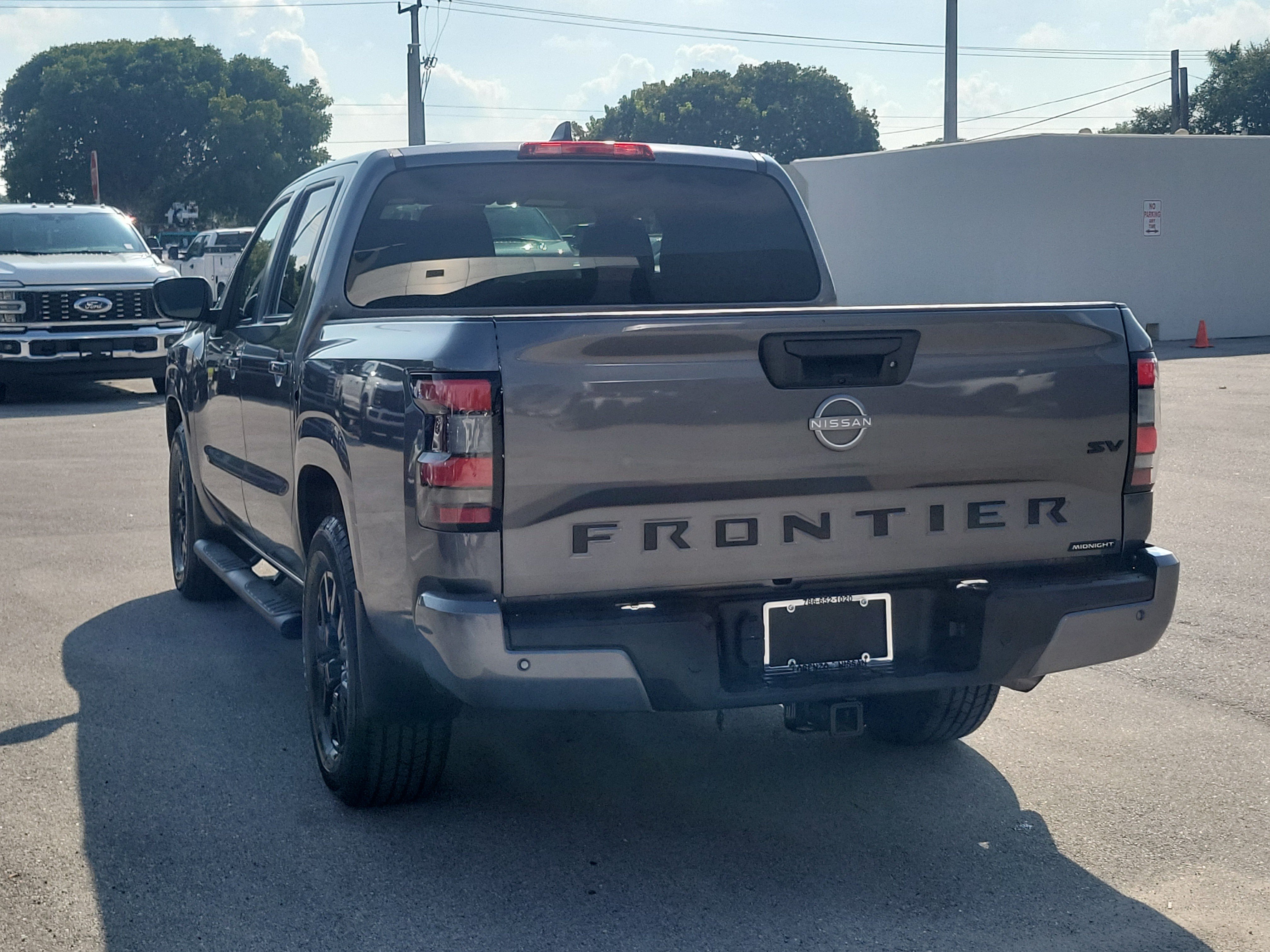 Used 2023 Nissan Frontier SV w/ Midnight Edition Package RWD image 7