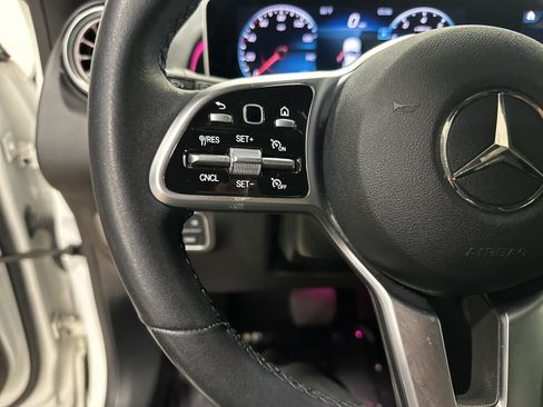 Used 2021 Mercedes-Benz GLB 250 4MATIC image 19