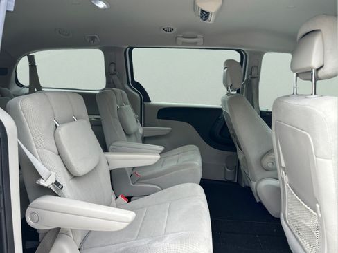 Used 2013 Dodge Grand Caravan SXT w/ UConnect Hands-Free Group FWD image 12