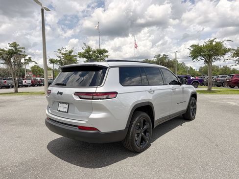 New 2026 Jeep Grand Cherokee L Limited AWD/4WD image 3