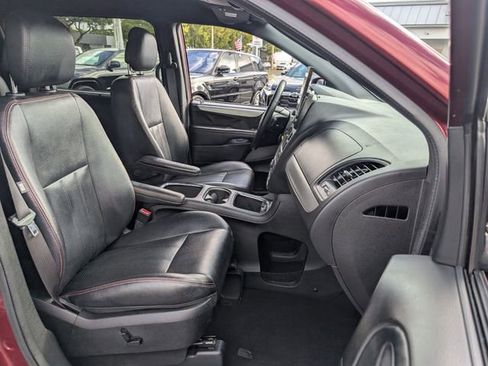 Used 2018 Dodge Grand Caravan GT image 21