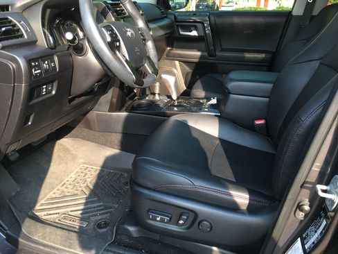 Used 2023 Toyota 4Runner TRD Off-Road Premium w/ Moonroof Package AWD/4WD image 4