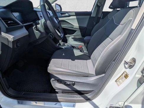 Used 2024 Volkswagen Taos SE image 14