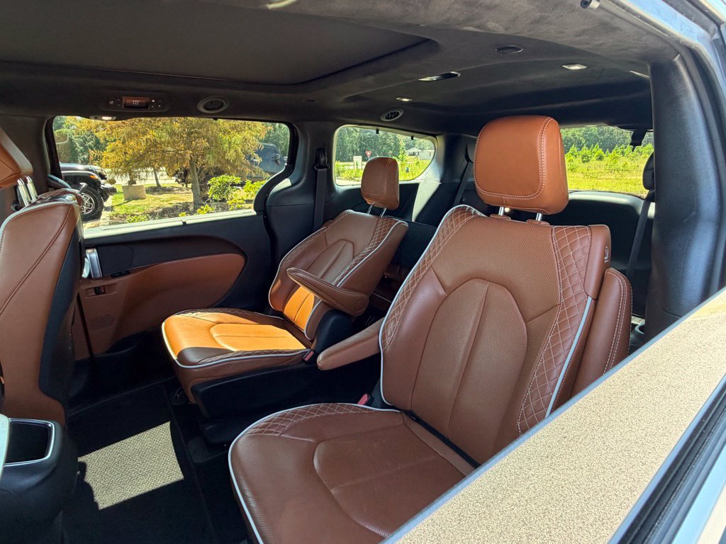 Used 2024 Chrysler Pacifica Pinnacle FWD image 43