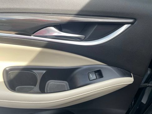 Used 2019 Buick Enclave Premium AWD/4WD image 28